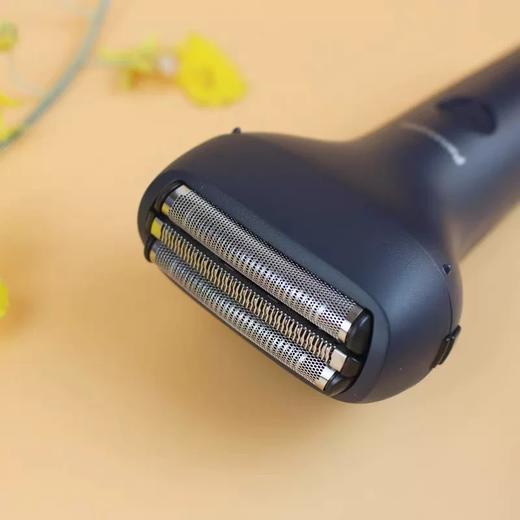 日本Panasonic松下三刀头剃须刀ES-RT1AU-A 洗澡可用水洗 商品图2