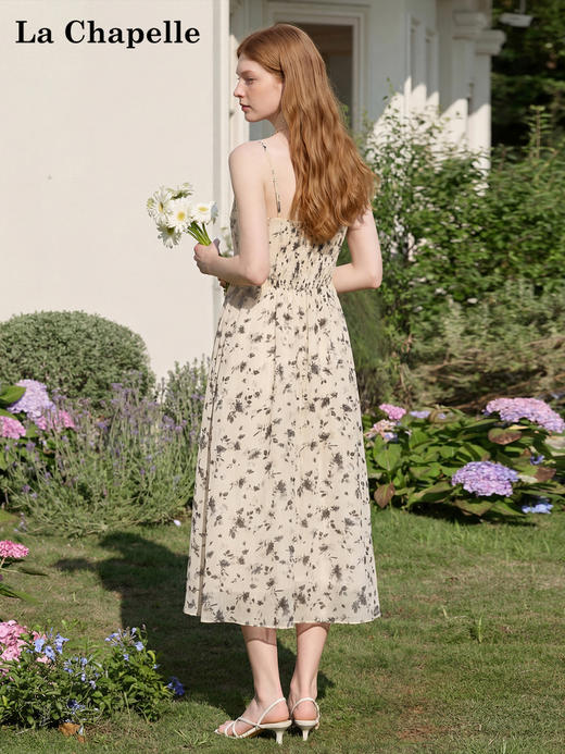 天猫同步【天丝混纺】拉夏贝尔/La Chapelle轻奢线！法式V领撞色花朵后背松紧吊带裙气质温柔连衣裙 商品图4