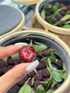 周三取货：【云南春梅】一盒300克左右，肉超细腻，汁水很多，杨梅味浓！