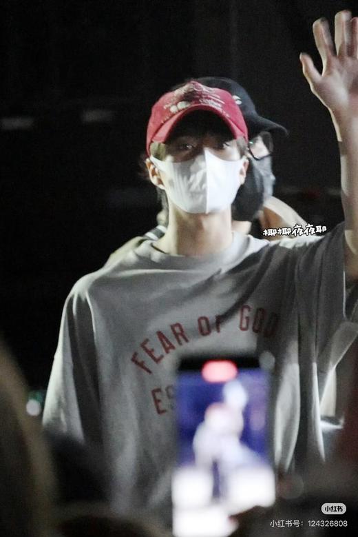 一店d 约𝐄𝐬𝐬𝐞𝐧𝐭𝐢𝐚𝐥‼️爆款经典情侣T  新出口订单 正儿八经的原面料，版型也巨好 随便搭都不会出错 显瘦纸片人 口碑款 商品图4