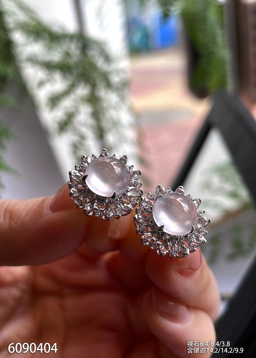 6090404，蛋面耳钉。具体价格微信咨询 商品图1