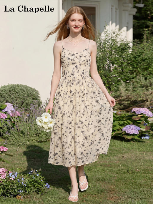 天猫同步【天丝混纺】拉夏贝尔/La Chapelle轻奢线！法式V领撞色花朵后背松紧吊带裙气质温柔连衣裙 商品图1