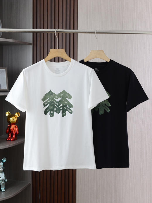 原单正品 KOLON SPORT可隆短袖T恤男女同款半宽松图案印花圆领垂坠感上衣，颜色：黑色 白色
尺码：M～3XL 商品图0