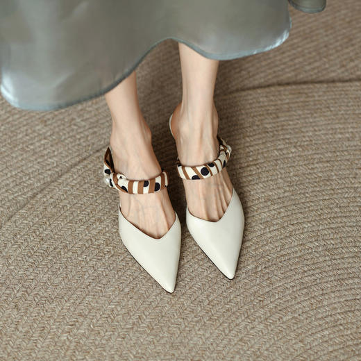 【预售7天】轻奢外穿凉拖鞋夏季新款真皮时尚丝带包头凉鞋女气质百搭尖头高跟鞋SH&M012-2 商品图3