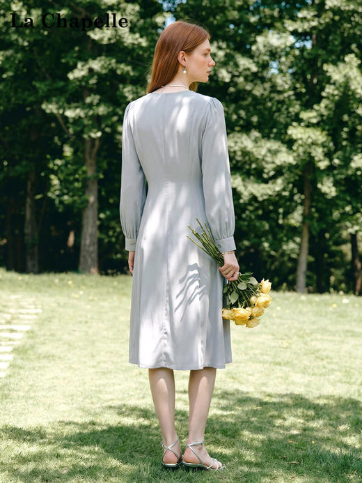 天猫同步【温柔赫本风】拉夏贝尔/La Chapelle气质高级~复古通勤不规则百褶V领长款连衣裙 商品图4