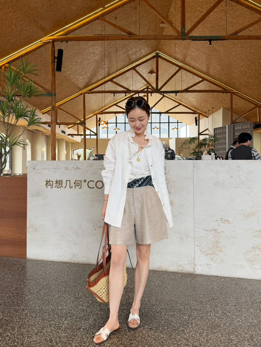 2604301    “H面料”花边领镂空刺绣 宽松衬衫 商品图1