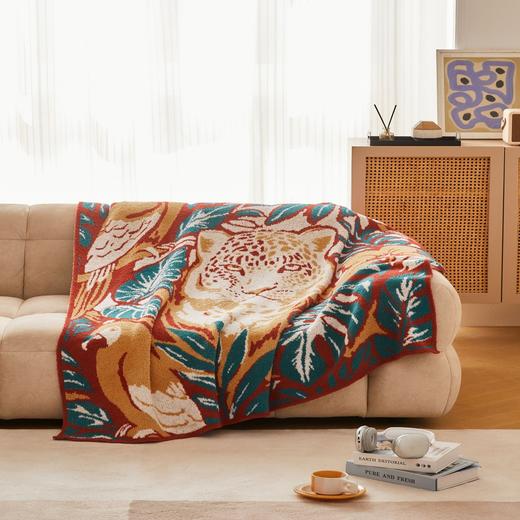 绎生活 热带花园-豹 半边绒毯 | 柔软舒适、融合热带花园与豹纹元素、为家居增添野性与自然气息 商品图1