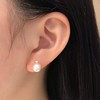 17.
经典戴妃
18K金镶钻AKOYA珍珠耳针，8-8.5mm，圆，微瑕，珠光巨亮 商品缩略图3