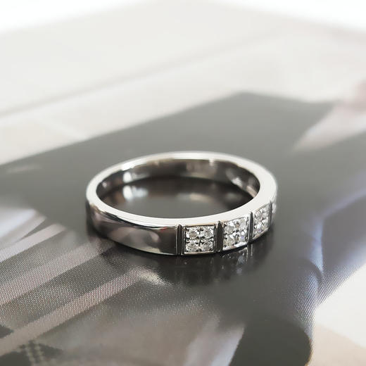 ENZO周大福AU750白金时尚简约群镶款0.16克拉钻石戒指15号（戒圈可改）180326TJ05 商品图4