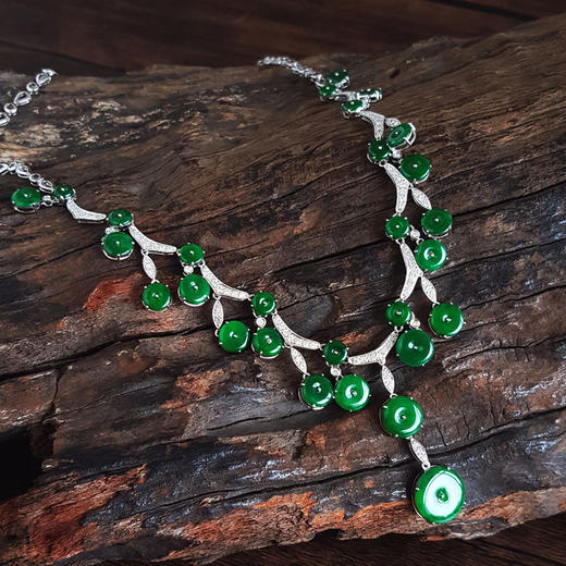 【天然正品】A货翡翠AU750收藏级白金豪镶钻群镶奢华款天然细腻糯冰种满绿平安扣造型翡翠项链 链长：46CM（长度可调节）060426NJM31 商品图4