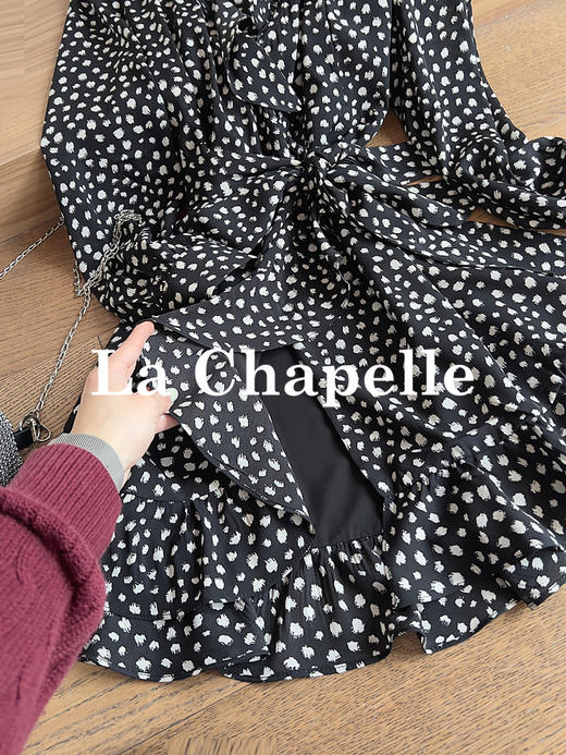 专柜实拍【法式波点茶歇】拉夏贝尔/La Chapelle复古性感V领木耳边气质显瘦系带波点长袖荷叶边短裙 商品图10