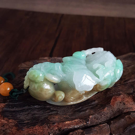 【天然正品】A货翡翠天然细腻细豆种飘绿飘黄封侯拜相造型翡翠吊坠手把件87.7*40.2*32.0MM（皆取最大值）220326TJ13 商品图3