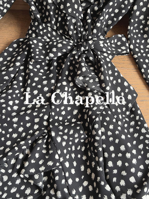 专柜实拍【法式波点茶歇】拉夏贝尔/La Chapelle复古性感V领木耳边气质显瘦系带波点长袖荷叶边短裙 商品图7