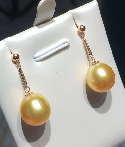 13.
18K金南洋金珠耳环，10-11mm ，椭圆，微瑕，光泽超亮 商品图2