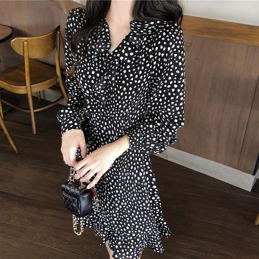 专柜实拍【法式波点茶歇】拉夏贝尔/La Chapelle复古性感V领木耳边气质显瘦系带波点长袖荷叶边短裙 商品图1