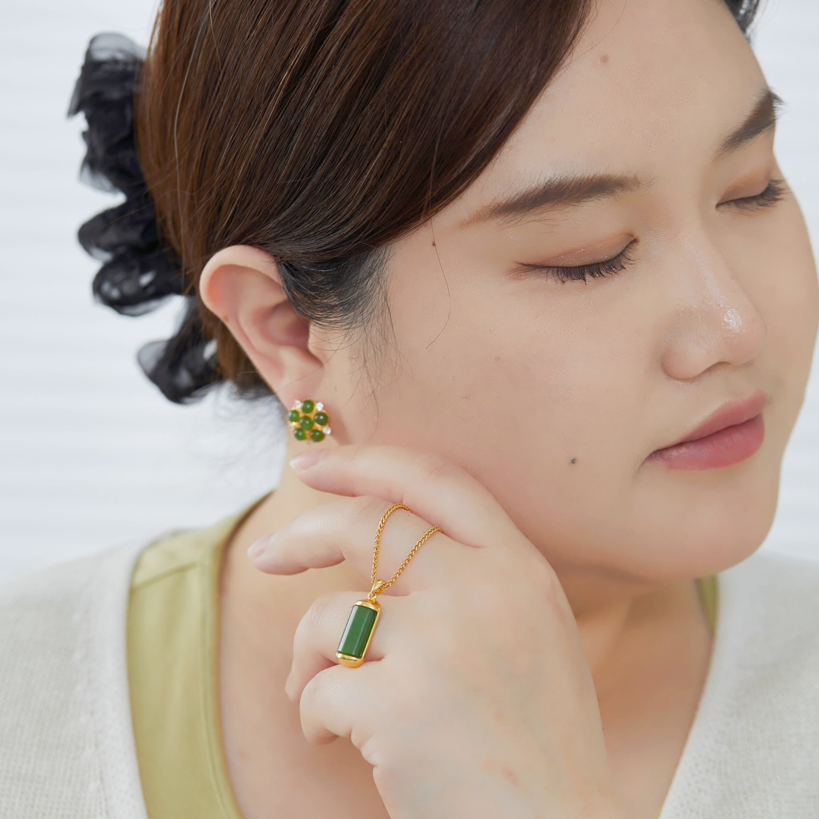 【6款碧玉小清新合集】💚附证书【把夏天戴在身上】耳畔一抹凉，颈间一丝翠，轻若无物，日常百搭。耳钉耳钩吊坠全收录，清脆悦耳，自带降温效果，谁戴谁清爽！