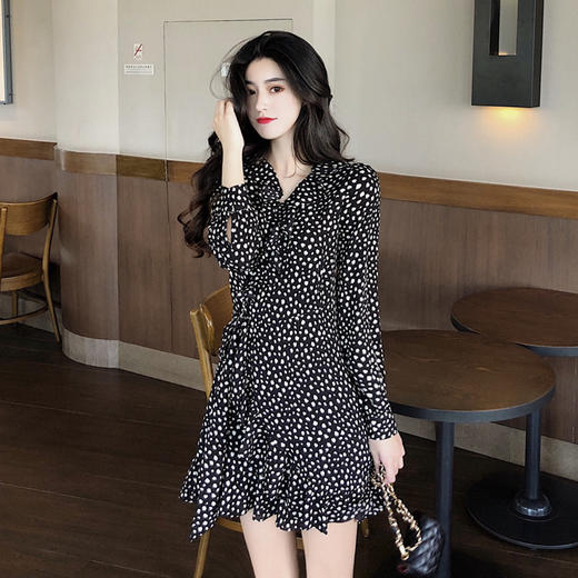 专柜实拍【法式波点茶歇】拉夏贝尔/La Chapelle复古性感V领木耳边气质显瘦系带波点长袖荷叶边短裙 商品图2