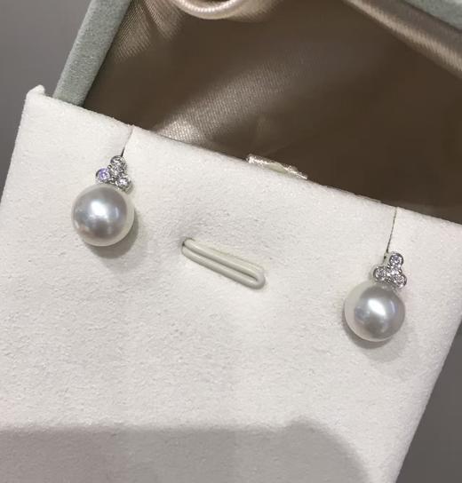 28.
新品[哇] 🤍akoya💙
精致小女人通勤款 18k金镶钻石AKOYA耳针 8-8.5mm
 圆 极微瑕 珠光超亮 商品图1