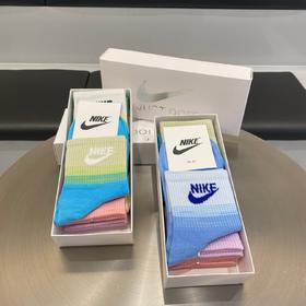 Nike耐克春夏新款马卡龙女士盒装长袜
