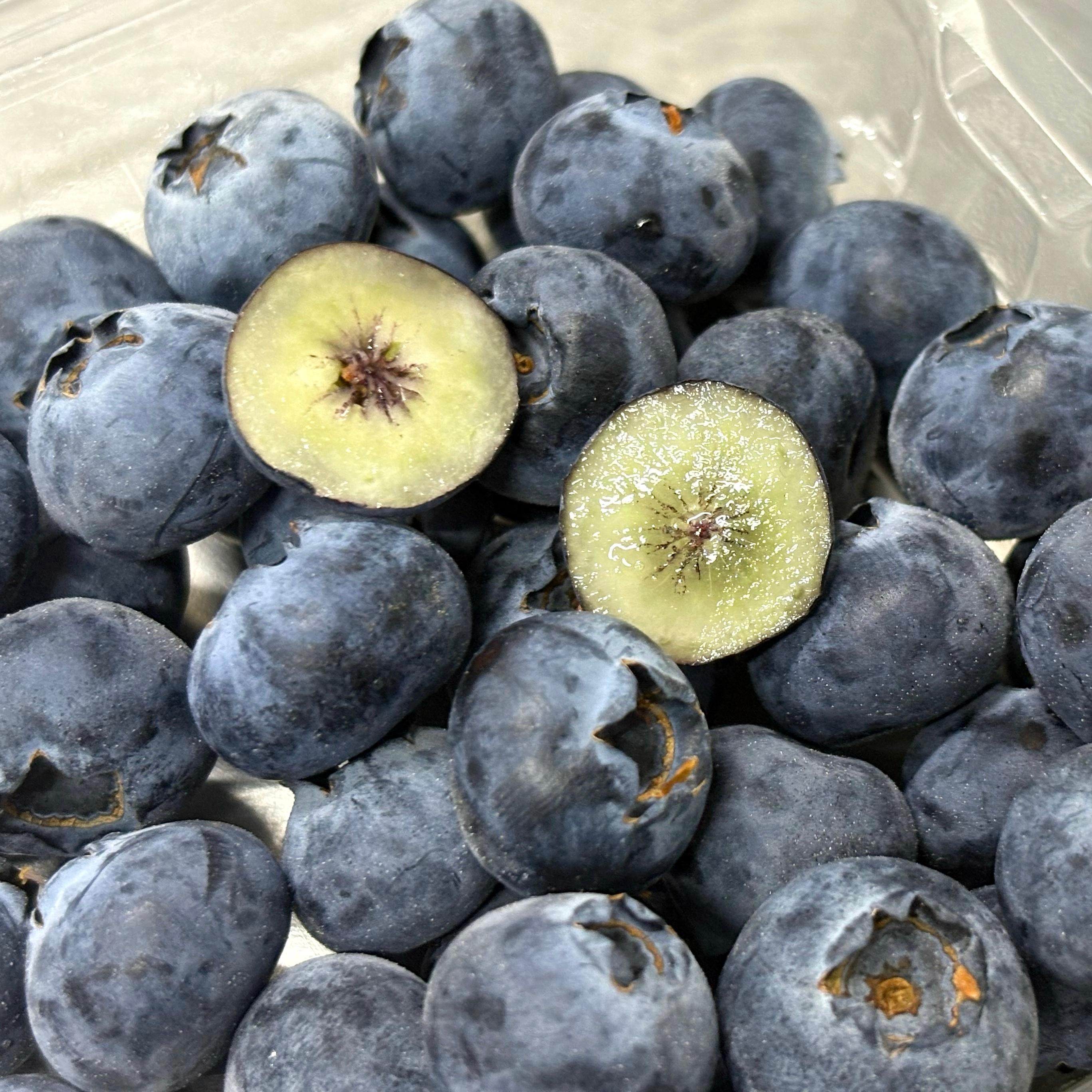 【雪吟花香蓝莓】云南高原山地种植，精选新鲜果子，脆甜爆浆，花香味浓郁，满满花青素。净含量125g/盒，江浙沪皖顺丰包邮~