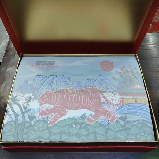 （清仓产品）名酒荟萃小酒礼盒，整箱4盒，每盒10瓶小酒版，带酒杯，精美礼盒包装，开盒带音乐。适合送礼收藏。 商品图6