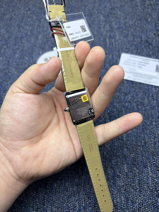 客订升级美洲鳄鱼皮表带 卡地亚TankMust AF坦克Must系列 中号 女士腕表
【表壳】表盘尺寸：中号33.7mm*25.5mm 商品图6