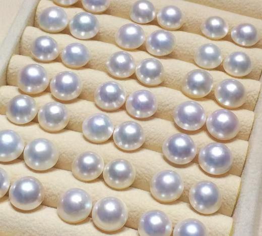 9.
一口价福利·非常可爱的Baby马贝 
上耳有澳白视觉效果 花小钱办大事[偷笑]
S925银镶嵌海水马贝 10-11mm，微瑕，光泽柔和 商品图0