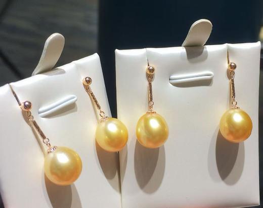 13.
18K金南洋金珠耳环，10-11mm ，椭圆，微瑕，光泽超亮 商品图0