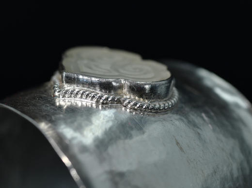 尼泊尔錾刻镶嵌宝石银手镯多款 商品图3