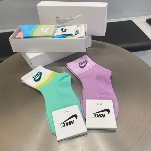 Nike耐克春夏新款马卡龙女士盒装长袜 商品图5