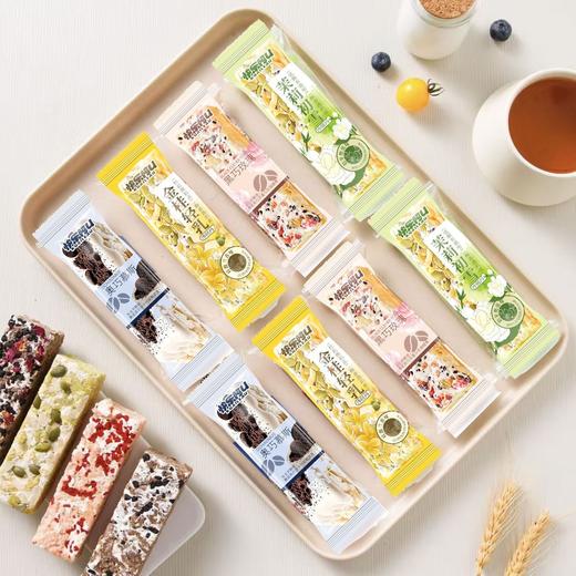 【奶盖涂层 + 酥软糕体】奶盖沙琪玛整箱伯牙绝弦玫瑰奥巧慕斯味网红零食糕点代餐散装.xb 商品图3