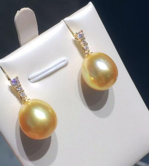 14.
18k金镶钻石南洋金珠耳针，椭圆，11-12mm珠，光泽巨亮，微瑕 商品图1