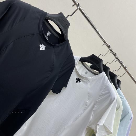 点此购买 迪桑特夏季女士冰丝凉感吸湿速干弹力运动短袖T恤 yh 344920 商品图11