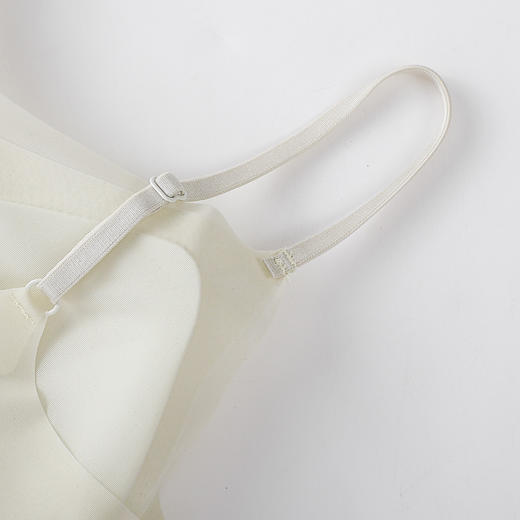 【无痕无钢圈 + 聚拢效果】超薄款一体式固定杯无痕无钢圈聚拢舒适透气吊带美背内衣女文胸罩。xb 商品图3