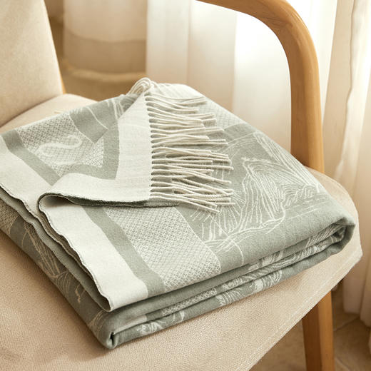 绎生活 逍遥游澳洲丝光羊毛披肩毯 | 细腻柔软、轻盈保暖、古典优雅风格 商品图0