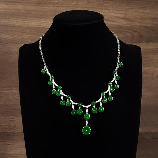 【天然正品】A货翡翠AU750收藏级白金豪镶钻群镶奢华款天然细腻糯冰种满绿平安扣造型翡翠项链 链长：46CM（长度可调节）060426NJM31 商品图7