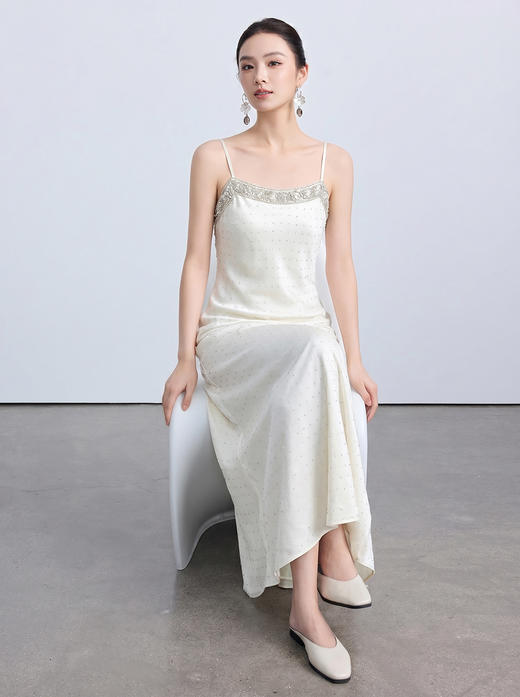 「自」全新升级【铂金会员220/天猫299/差价79】(21110)洛诗琳重工钉珠吊带连衣裙女2026夏季新款烫钻修身显瘦长裙 商品图3