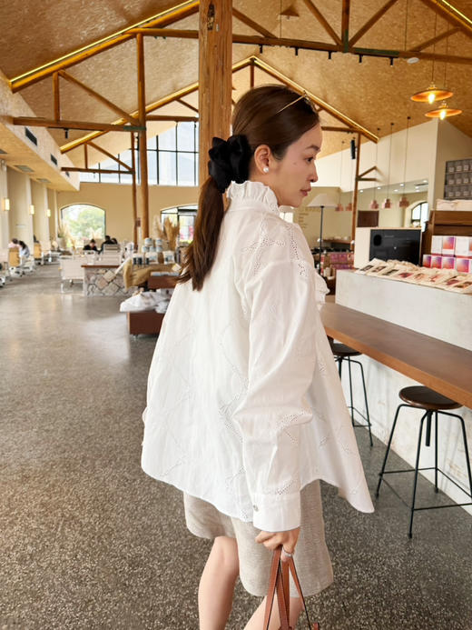 2604301    “H面料”花边领镂空刺绣 宽松衬衫 商品图3