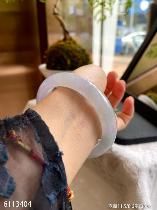 6113404，手镯、圈口55.5。具体价格微信咨询 商品图4