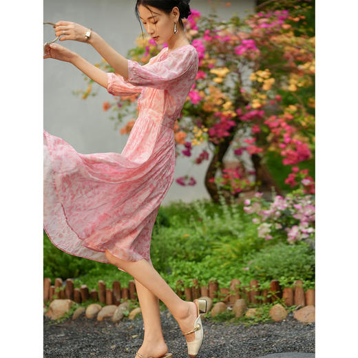 「自」全新升级【铂金会员588/天猫799/差价211】(13159)洛诗琳法式乔其印花连衣裙2026新款气质收腰显瘦真丝A字裙 商品图1