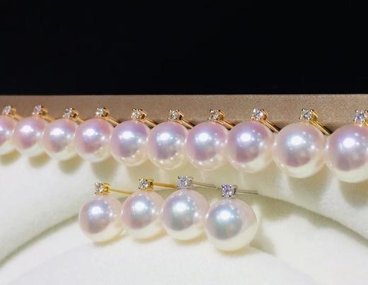 17.
经典戴妃
18K金镶钻AKOYA珍珠耳针，8-8.5mm，圆，微瑕，珠光巨亮 商品图1