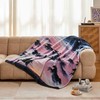 绎生活 新款法兰绒印花毯 好运加码/马力全开 | 柔软亲肤、独特印花设计、为居家时光增添艺术气息 商品缩略图3
