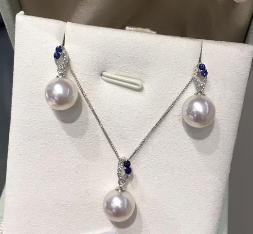 29.
新品[哇] 🤍akoya💙18k金镶钻石蓝宝AKOYA套装
精致小女人通勤款
吊坠9-9.5mm
耳钉  9-9.5mm
 圆 极微瑕 珠光超亮 商品图2