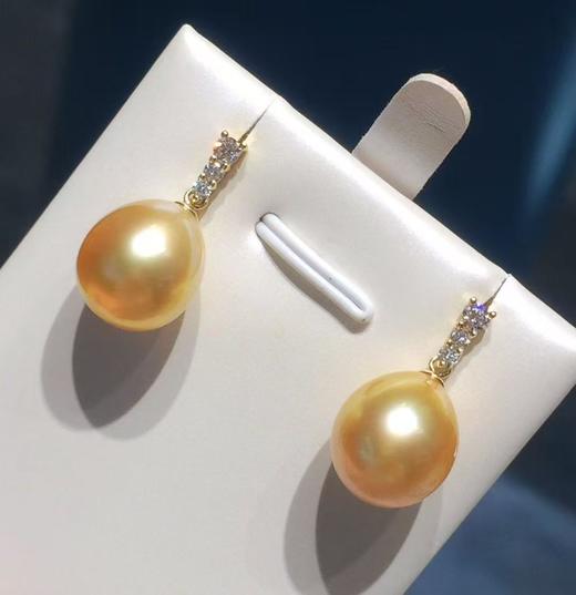 14.
18k金镶钻石南洋金珠耳针，椭圆，11-12mm珠，光泽巨亮，微瑕 商品图2