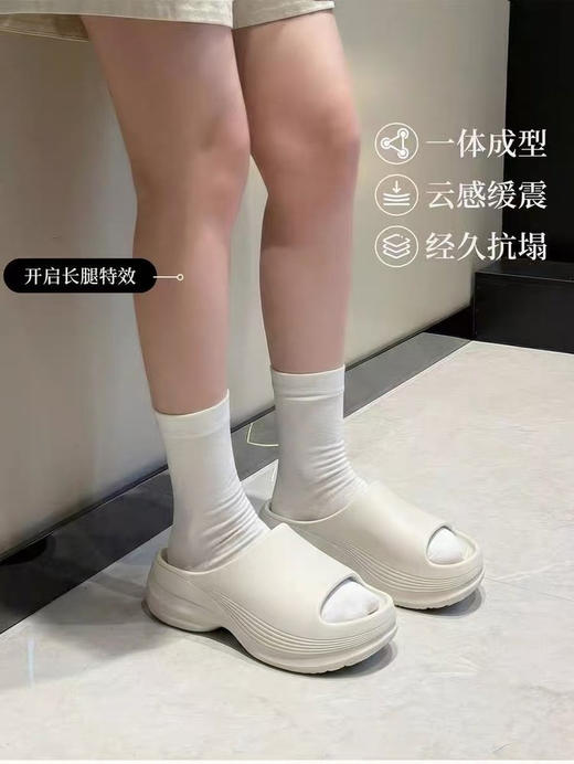 速度集🈴🎊🎊火爆全网的【宅小年超厚底增高踩屎感外穿拖鞋】强势来袭🎉🎉 小个子本命厚底拖 | 显高显瘦一步到位😘 告别矮个子烦恼！这双厚底凉拖直接把身高焊在腿上～ 商品图5