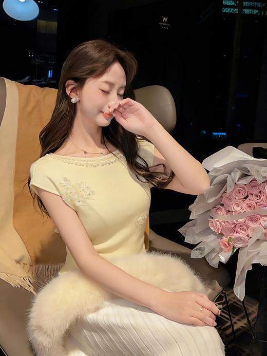 张心子【华丽共谋者】设计感钉珠立体花针织衫女夏新款法式绝美上衣 U2604013 商品图4