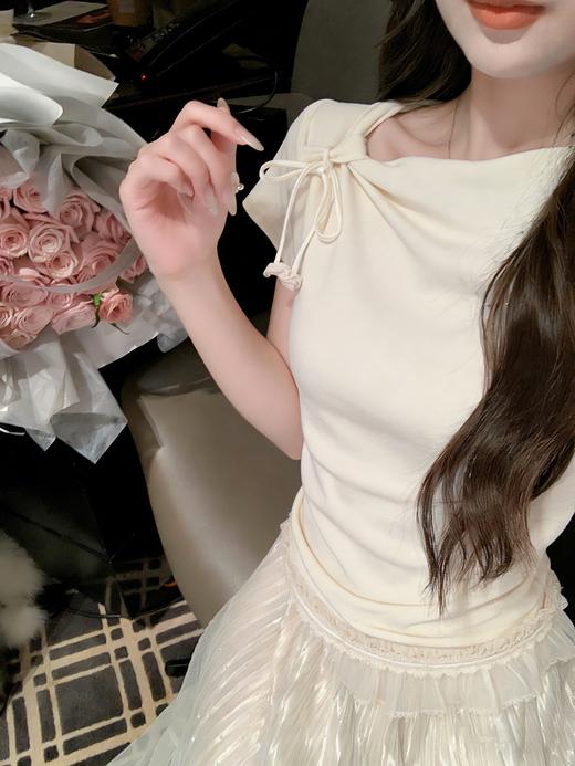 张心子【一见倾心】设计感温柔法式打结上衣女长袖夏季新款打底衫 U2603045 商品图4