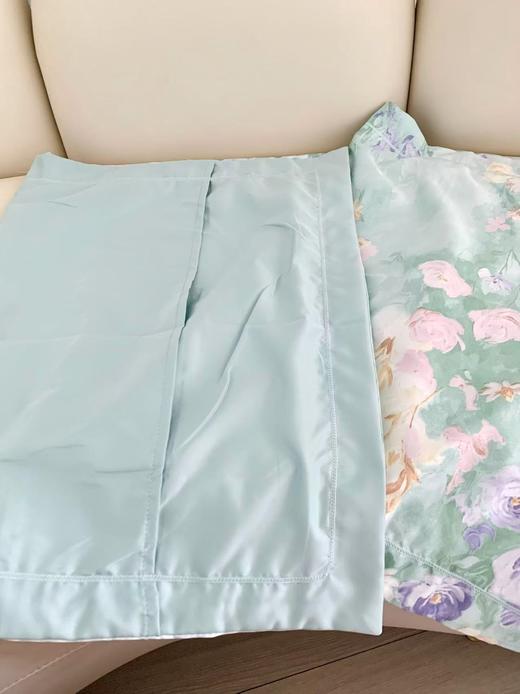 品牌直发‼️【浪莎艾草水洗凉感丝空调被四件套】清凉舒适、亲肤透气，裸睡也超舒服❗️ 某宝价💰600+ 今天开团价仅需💰139 ✅精选水洗天丝面料，上身凉而不冰，全身瞬间清爽 商品图3