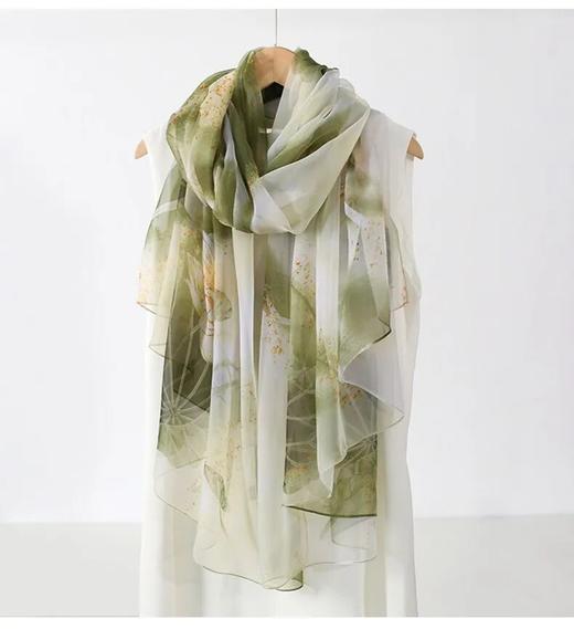 （59任选两条）LEOS VITI春款植物染丝质披肩 | 柔滑如水，飘逸动人，植物印染特别显气质 商品图1
