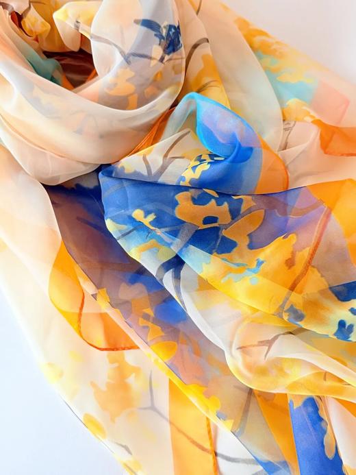 （59任选两条）LEOS VITI春款植物染丝质披肩 | 柔滑如水，飘逸动人，植物印染特别显气质 商品图4